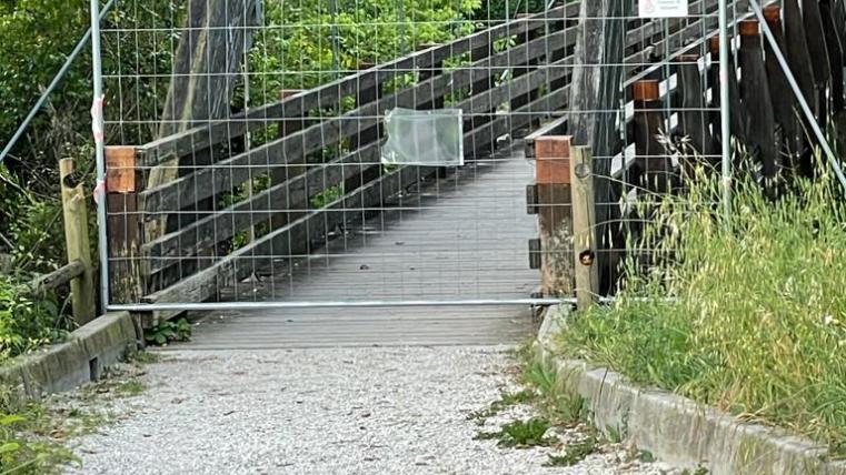 kgkgkjhjhgkhgkhkjgkjgkj